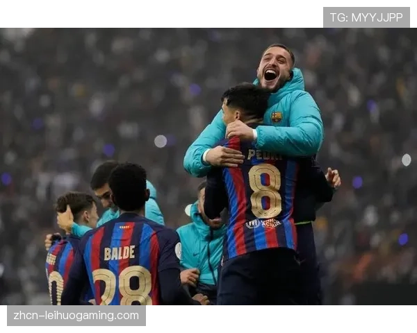 巴萨年轻后卫加维恢复完整合练,医疗报告称其身体条件已能适应高强度压迫 巴萨年轻后卫加维恢复完整合练,医疗报告称其身体条件已能适应高强度压迫